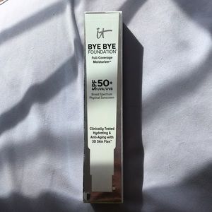 IT Cosmetics Bye Bye Foundation
